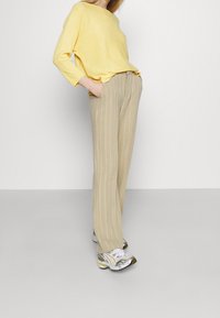 Vero Moda Sweter