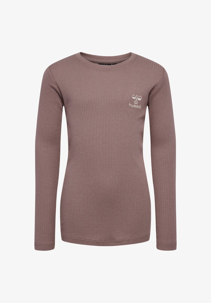 Chemise à manches longues marron côtelée avec un col rond et un petit logo brodé sur la poitrine gauche. Texture lisse, design ajusté.