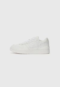 T CLIP 125 - Baskets basses - white