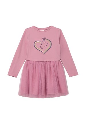 Lyserød kjole med lange ærmer, tylskørt og hjerteformet hestebrystgrafik på brystet.