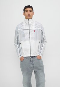 Emporio Armani BLOUSON JACKET - Veste coupe-vent - off white