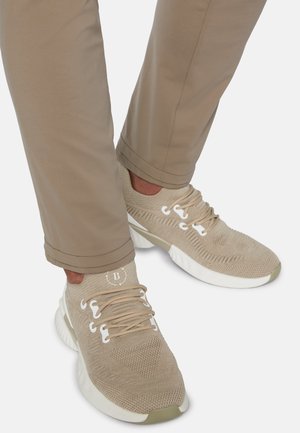 Trainers - beige