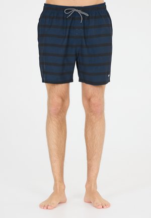Shorts de bain bleu marine avec des rayures noires horizontales, taille élastique et cordon de serrage ; fabriqués en tissu léger, design à longueur de genou.
