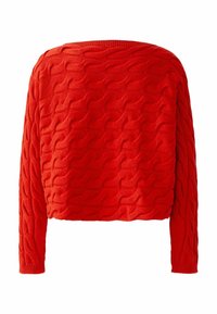 Roter Strickpullover mit wellenartigem Muster, kurz geschnittenem Design, langen Ärmeln und gerippten Bündchen, gefertigt aus einem weich strukturierten Material.