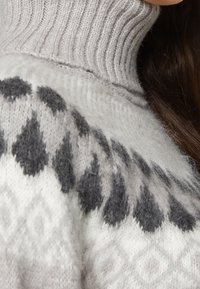 Pieces Strickpullover - off-white