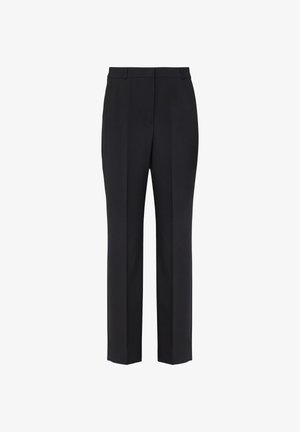 Czarne, dopasowane spodnie o prostych nogawkach z pętelkami na pasek i detalem w postaci szwu z przodu, prezentowane na białym tle.