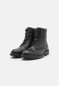 Tommy Hilfiger OUTDOOR WARM BOOT - Botines con cordones - black