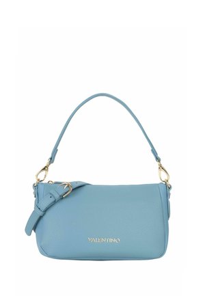 Sac à main en cuir bleu clair Valentino avec ferrures dorées, une poignée supérieure et une bandoulière réglable.