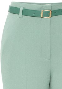 Mentolové kalhoty s texturovanou látkou, štíhlým střihem a odpovídajícím páskem se zlatou kovovou sponou.