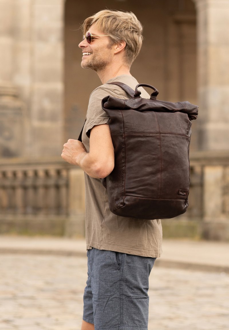 Gusti Leder JOY Rucksack dunkelbraun/mottled brown
