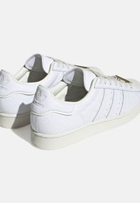 adidas Originals SUPERSTAR UNISEX - Matalavartiset tennarit - cloud white   cloud white   off white