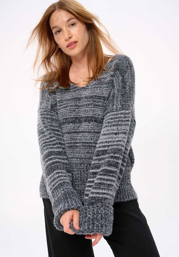 ZURI - Strickpullover