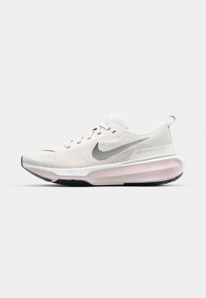 ZOOMX INVINCIBLE FK 3 - Chaussures de running sur route - white atmosphere blue tint black