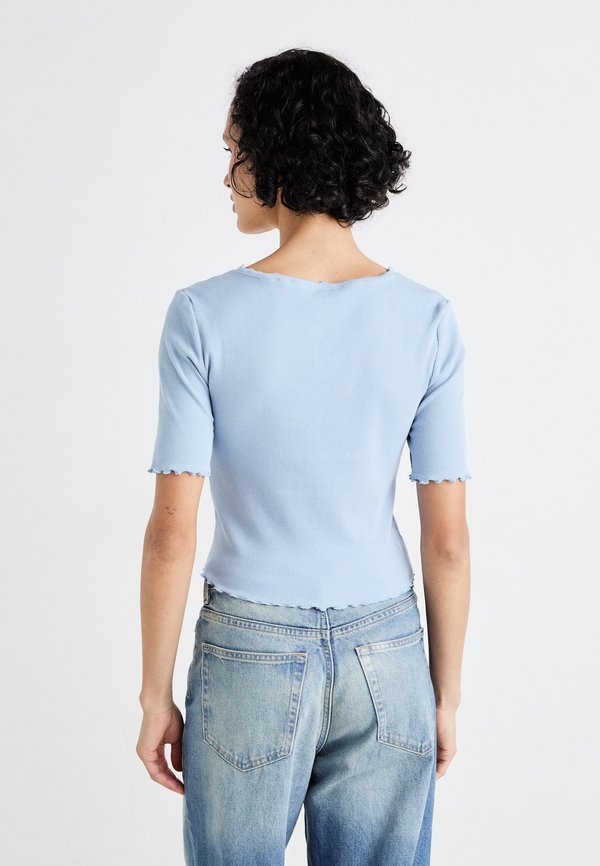ONLLAILA BUTTON - Basic T-shirt - soft chambray2