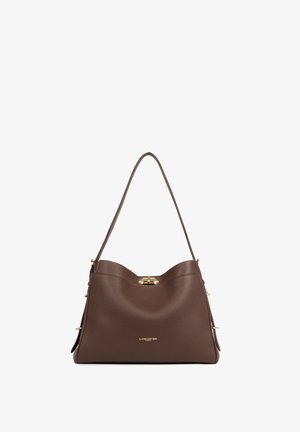 Sac en cuir marron avec un design en haut arrondi, quincaillerie dorée et une seule bandoulière. Présente des accents de couture sur les côtés.