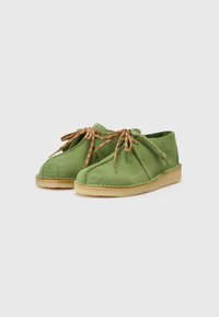 Clarks Originals DESERT TREK - Pantofi casual cu șiret - apple suede