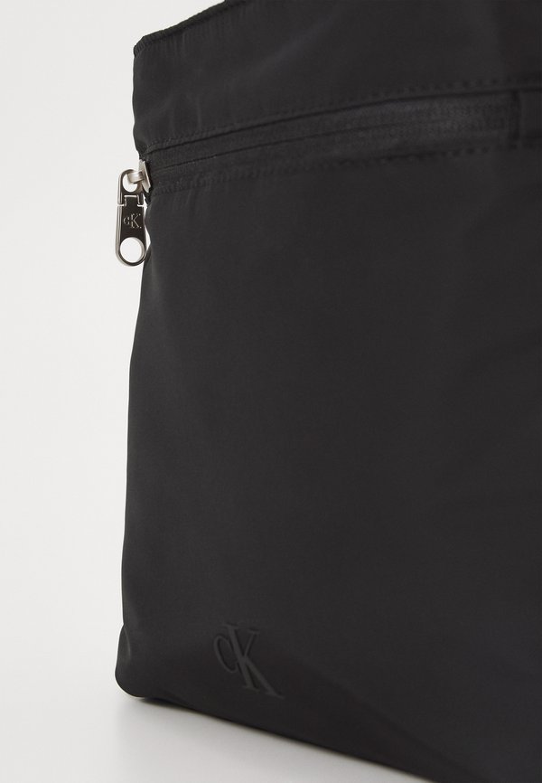 ULTRALIGHT FLATPACK - Cross body bag2