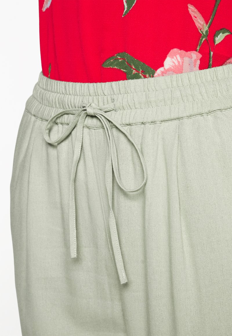 Damen Chinos | Vero Moda Tall VMJESMILO ANKLE PANTS Stoffhose desert sage/grün - YY88069 Damen Chinos | Vero Moda Tall VMJESMILO ANKLE PANTS Stoffhose desert sage/grün - YY88069