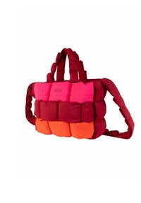 Gevoerde draagtas in tinten rood, roze en oranje. Voorzien van dubbele handvatten, een quiltontwerp en een op de voorkant gegraveerd logo.