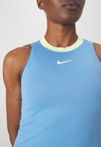 Nike Performance ADVANTAGE TANK - Top - university blue/light laser orange/white