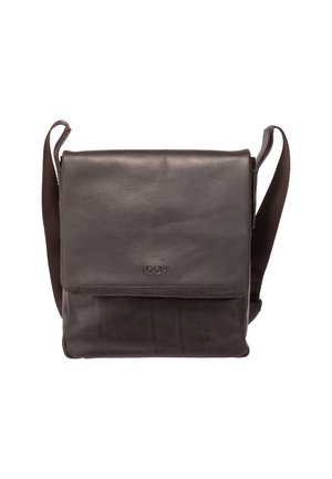 Bolso bandolera de cuero marrón oscuro con cierre de solapa y correa de hombro ajustable de tela, con el logo "JOOP!" en relieve en el frente.