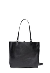 Černá kožená taška s texturovaným povrchem, dvěma dlouhými uchy a jednoduchým, obdélníkovým designem. Žádné viditelné kovové prvky ani zdobení.