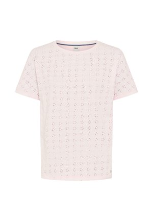 Hellrosa T-Shirt mit kurzen Ärmeln und kleinen durchbrochenen Blumenmustern, die gleichmäßig über den Stoff verteilt sind.