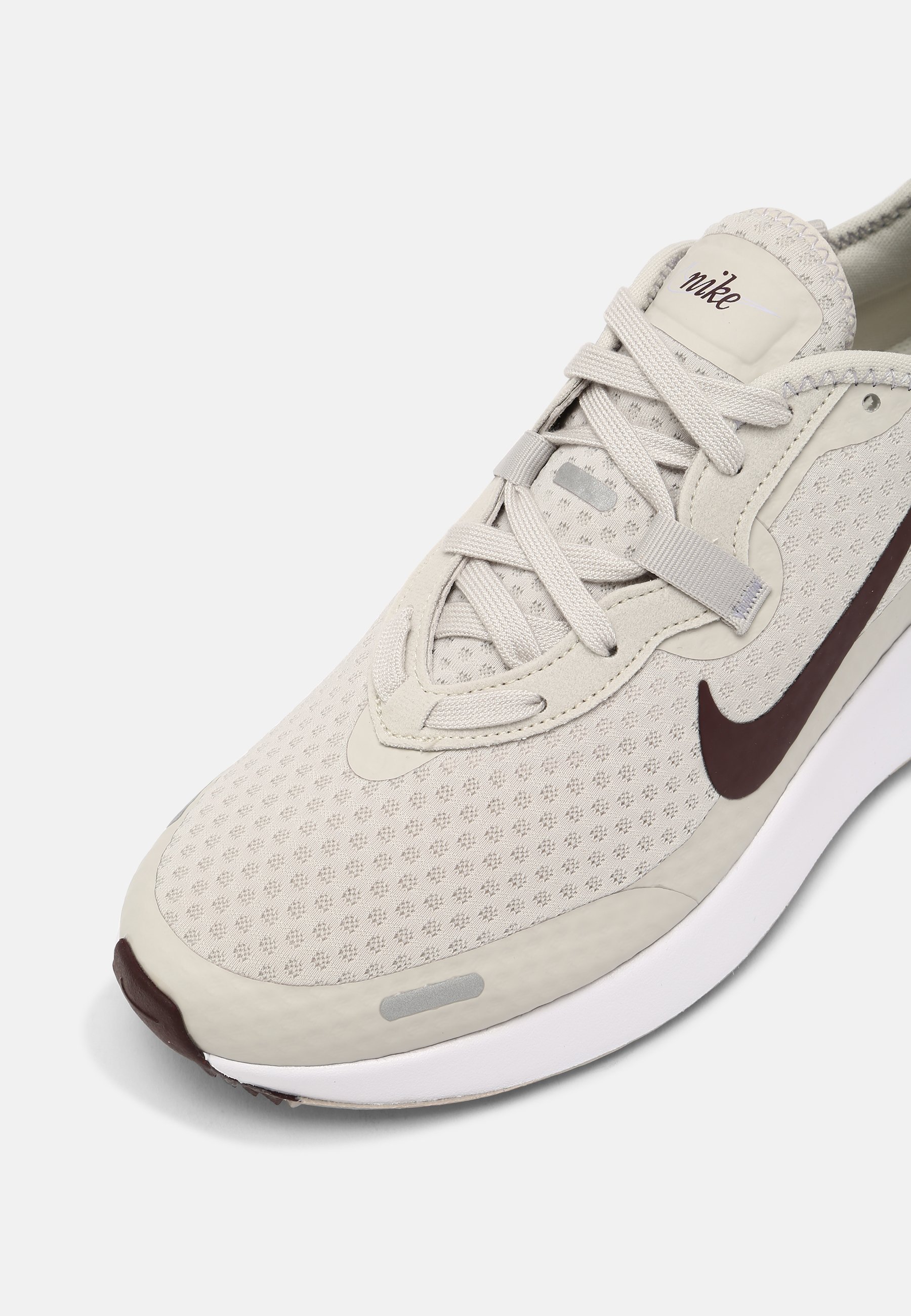 nike reposto light bone