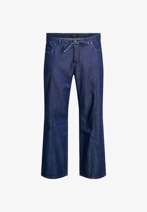 Tumši zila denima bikses ar brīvu piegriezumu, ar šnīrējamu jostu un klasisku piecu kabatu dizainu. Redzami izturīgi šuvju detaļas.