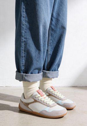 Gioseppo BAREFOOT - ANIMAL PRINT SNEAKERS LUANDA - Sneakers basse - gris