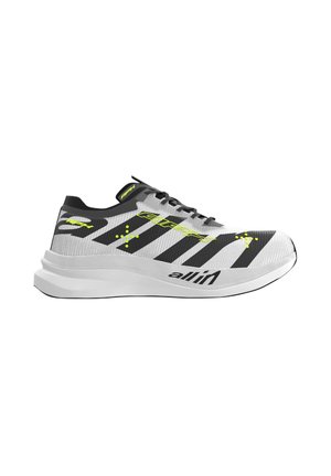 Chaussure de course avec une tige en maille légère de couleur blanche, accents noirs et néon, un col rembourré et une semelle épaisse blanche.