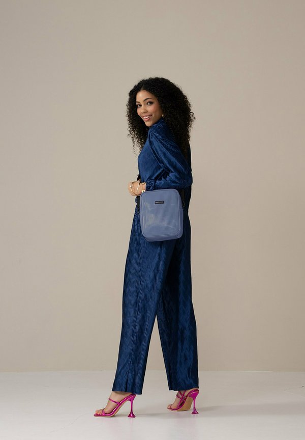 EXPRESSION UPRIGHT TOILETRY - Kosmetiktasche