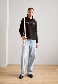 Marc O'Polo LONG SLEEVE HOODED LOGO PRINT - Camisola - black