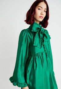 Thumbnail Image 5