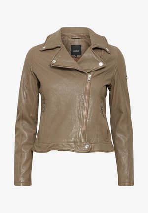 Tan faux læder bikerjakke med en let skinnende finish, der har en asymmetrisk lynlås, trykknapdetaljer og strukturerede revers.