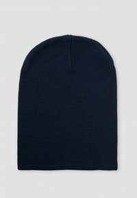 Kootud tumesinine beanie müts pehme tekstuuriga, ülaosas kitsenev ja äärtes ribakujulise mustriga.