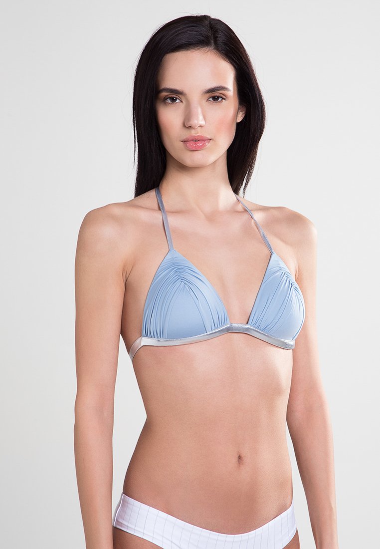 Sutien costum de baie din două piese