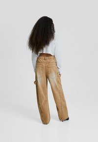 Bershka Vaqueros boyfriend - camel