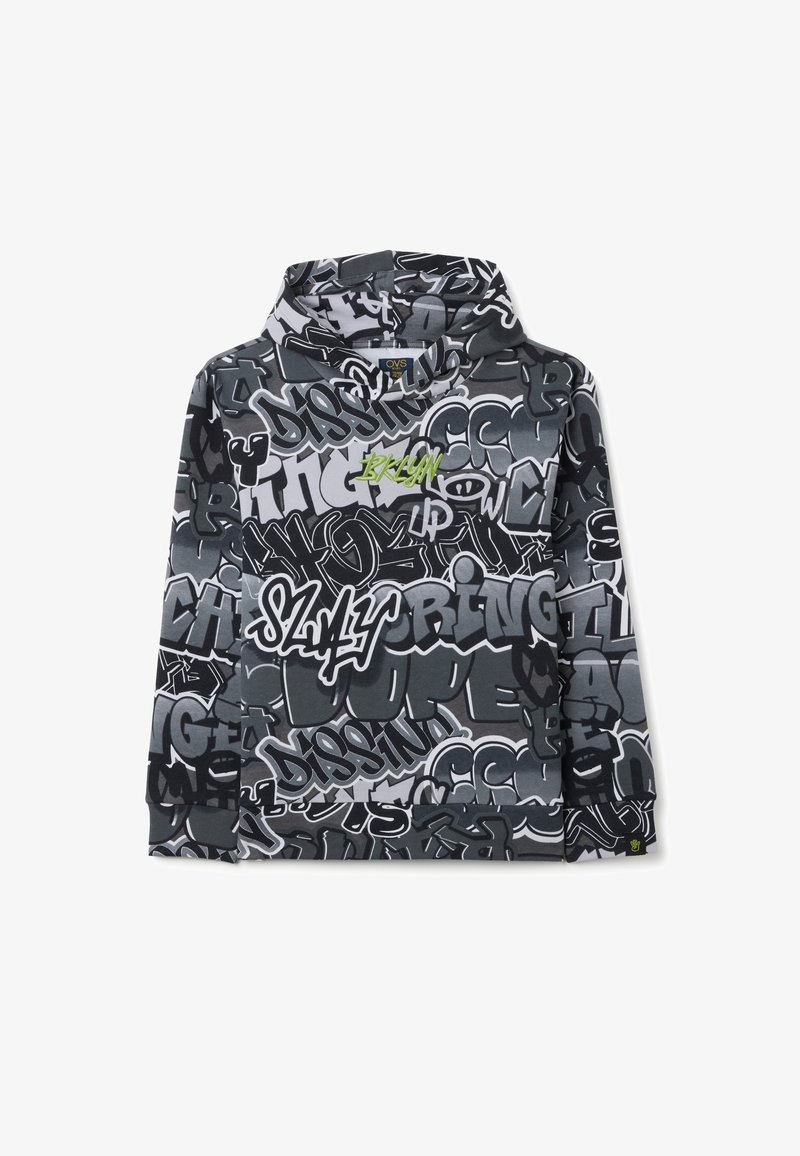 Hoodie grafico con un modello nero e grigio di testo e loghi in stile graffiti, con un tocco di verde sulla parola "BRKLYN."