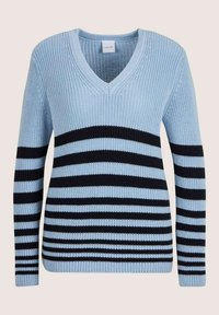 Hellblauer Strickpullover mit schwarzen horizontalen Streifen, V-Ausschnitt und langen Ärmeln vor einem neutralen Hintergrund.