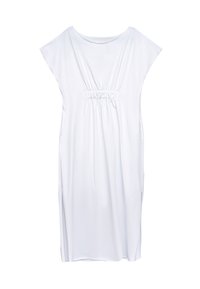 Biała, krótko rękawowa sukienka z okrągłym dekoltem i marszczonym paskiem w talii. Wykonana z gładkiej tkaniny o luźnym kroju i bocznych rozporkach.