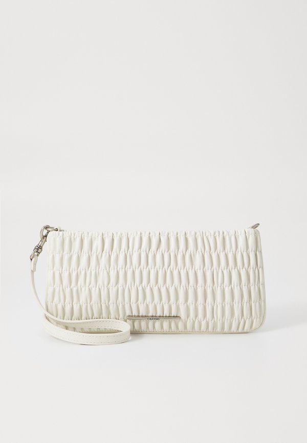SOPHIE QUILTED ZIP TOP BAG - Cross body bag - chalk