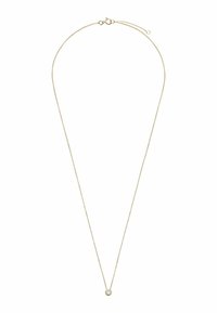 Goudkleurige ketting met een dunne schakel en een enkele ronde hanger met een heldere edelsteen in een eenvoudige zetting.