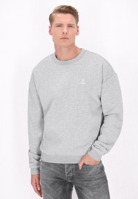 Grijze sweatshirt van een katoenmix, met een geribbelde ronde hals, lange mouwen en een klein geborduurd ankerlogo op de borst.