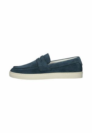 Heren navy blauwe suède slip-on loafer met witte rubberen zool en gestikte details langs het bovenwerk.