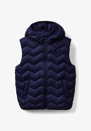 Marineblauwe doorgestikte gewatteerde mouwloze bodywarmer met ritssluiting aan de voorkant, capuchon, twee zakken en een klein geborduurd logo op de borst.
