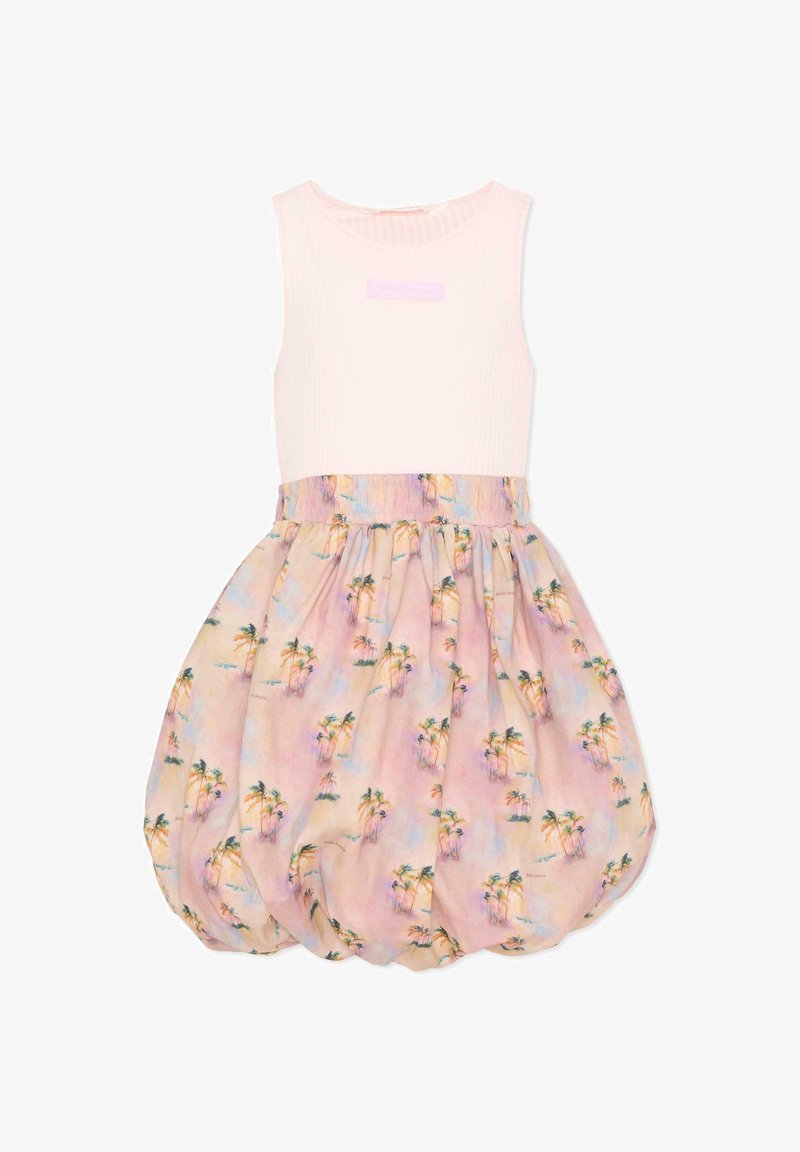 Robe rose sans manches avec un haut côtelé et une jupe bouffante froncée ornée d'un imprimé pastel de palmiers.