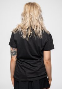 Paradiso Clothing SLEEP TOKEN TOMB WHALE - Print T-shirt - black