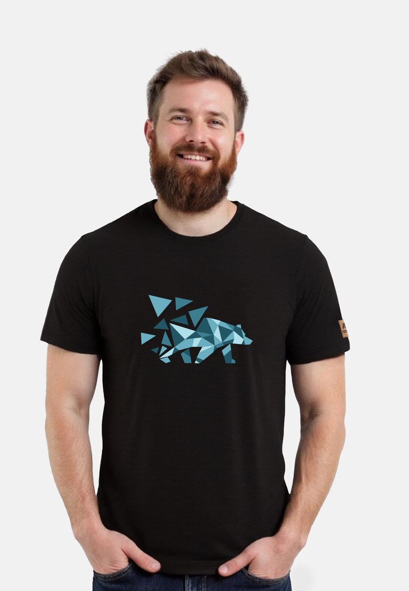 Zwart T-shirt met korte mouwen, voorzien van een geometrisch ontwerp van een lichtblauwe beer met driehoekige vormen. De stof lijkt van katoen of een katoenmix te zijn.