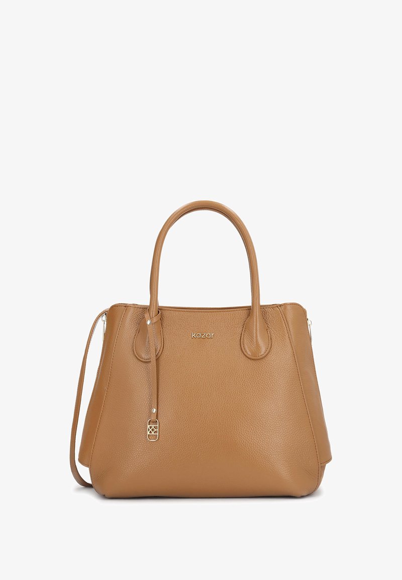 Hnedá kožená kabelka s dvojitými rúčkami, odnímateľným ramenným popruhom a zlatými kovovými prvkami. Má textúrovaný povrch a zipsové uzatváranie.